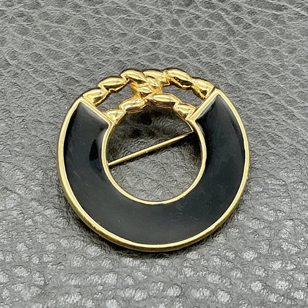 Vintage Monet Brooch Black Enamel Circle Pin Gold Tone Chain‎ Link Round Jewelry